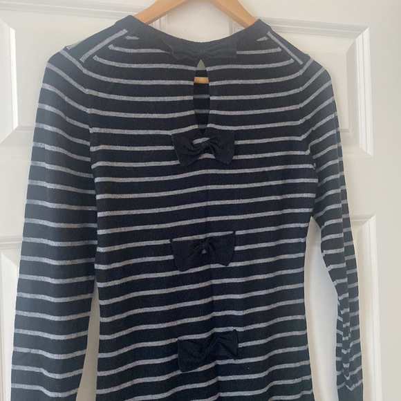 French Connection Striped Sweater Dress w/ Mini Bows Back Size 4 Sexy Blk Gray - Picture 5 of 10